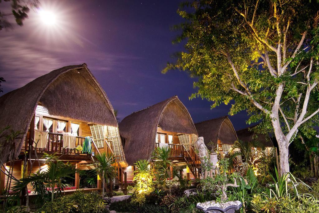 Lotus Garden Huts Hotel Nusa Lembongan  Exterior photo