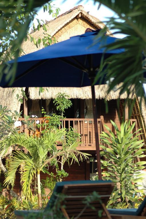 Lotus Garden Huts Hotel Nusa Lembongan  Exterior photo