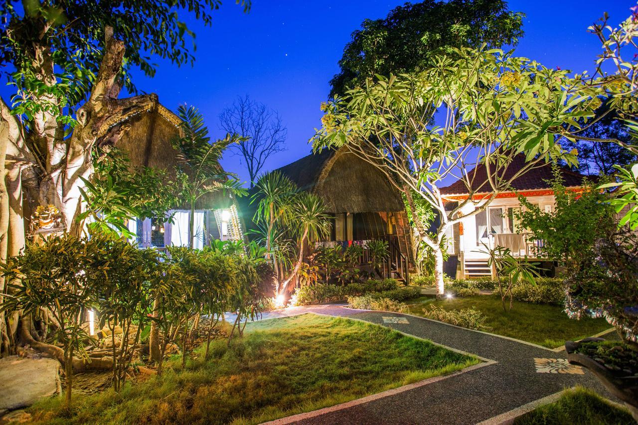 Lotus Garden Huts Hotel Nusa Lembongan  Exterior photo